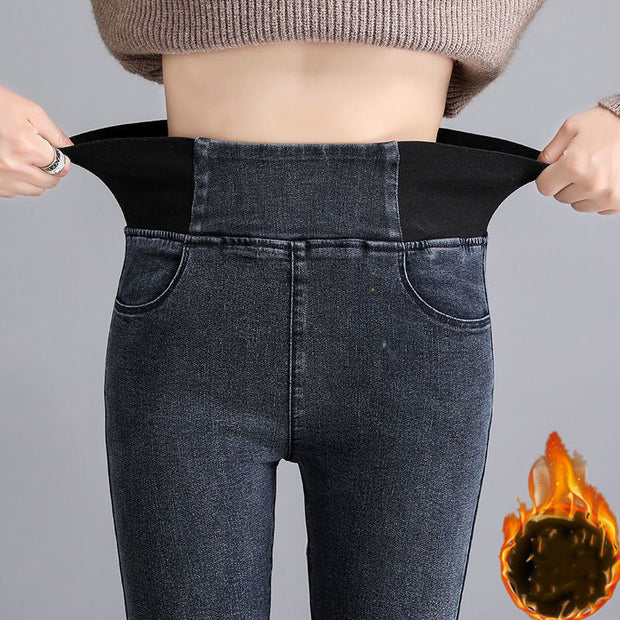 Women's high-rise velvet jeans