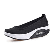 Women's sports shoes