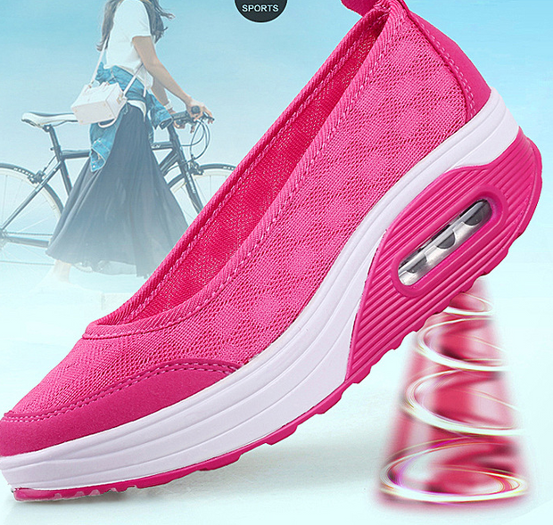 Women's sports shoes